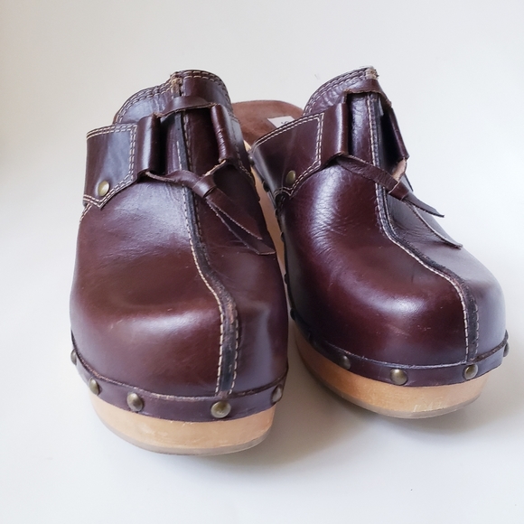 Steve Madden Brown Leather Slip-on Clogs - Picture 15 of 16